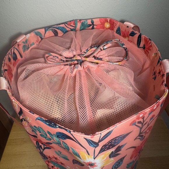 Vera Bradley Drawstring Family Tote in Paradise Bright Coral NWT - Picture 10 of 12